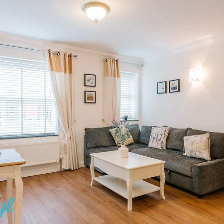 The Flat 2 By Sheryl - Stone Throw To Northampton Gen Hosp & Town Centre Apartment Exterior photo